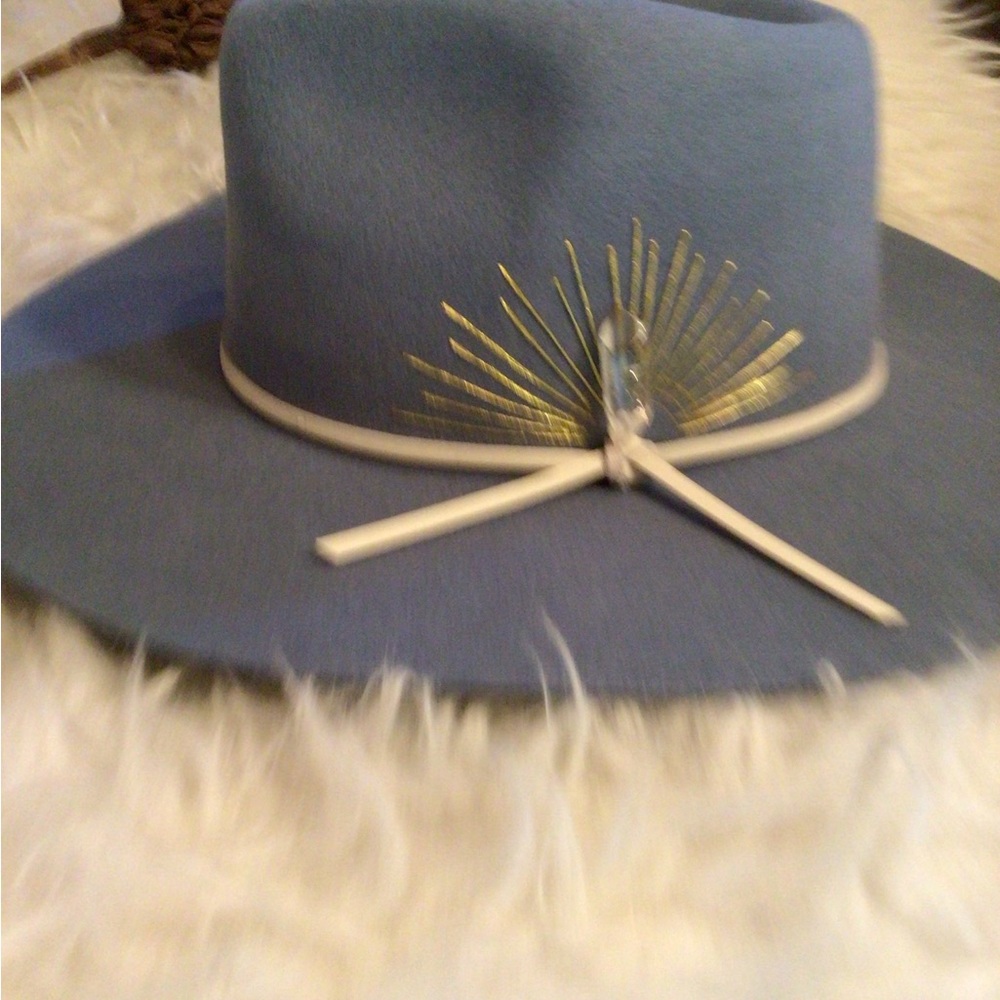 NEW! Rare Wyeth cashmere crystal rancher